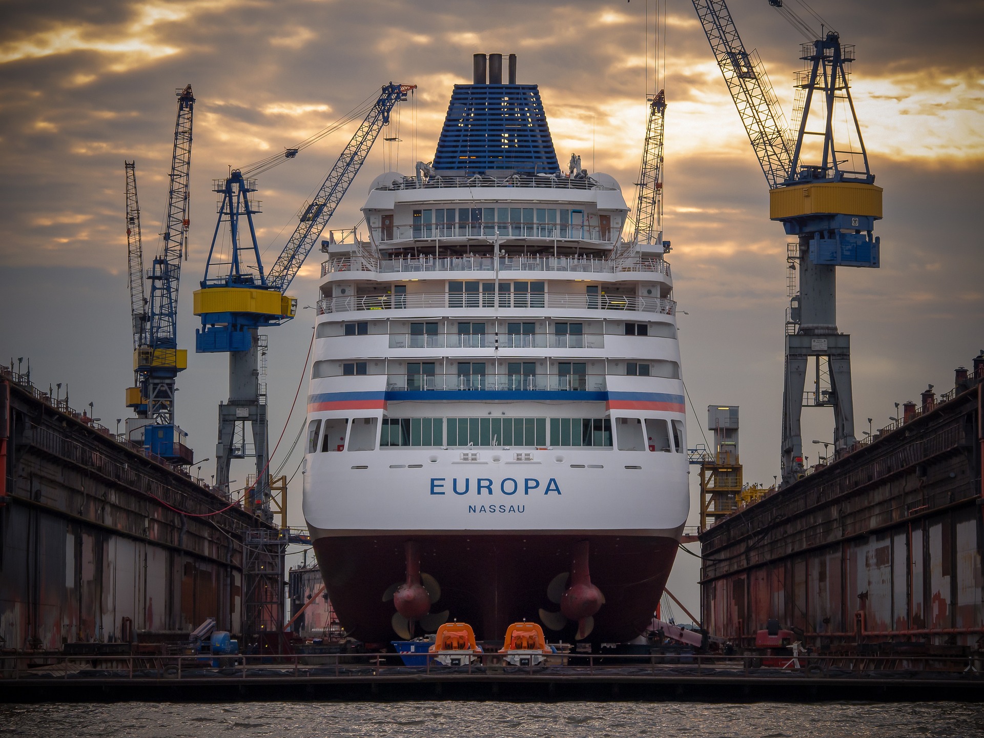 Hapag-lloyd-europa-shipyard 